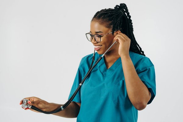 Pourquoi essayer la thérapie par flottaison ? Avantages des caissons de flottaison ?