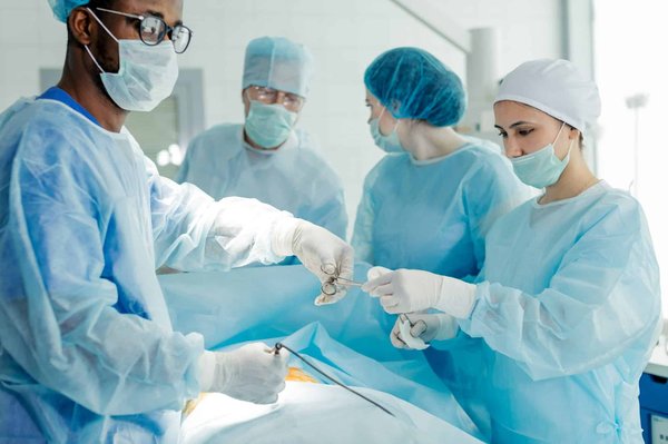 La chirurgie esthétique en Tunisie : Avantages, procédures disponibles et précautions à prendre